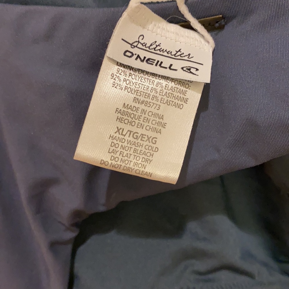 O’Neill Saltwater Key hole one piece swimsuit - Picture 6 of 6